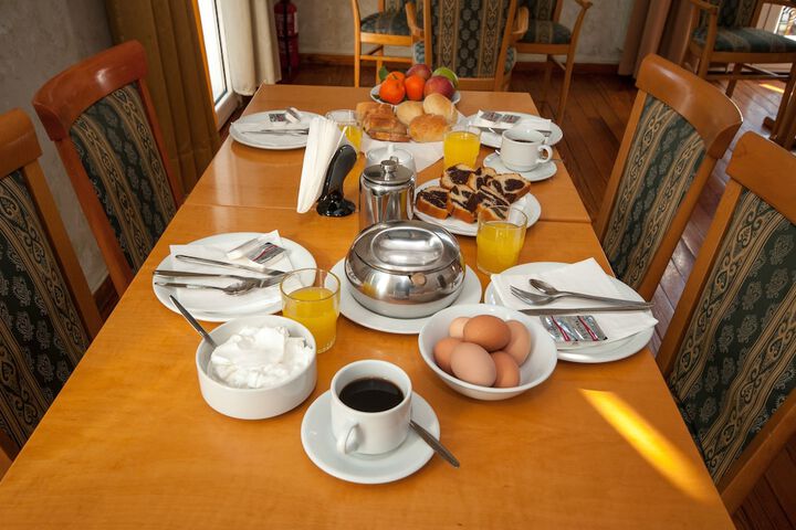 Breakfast/Coffee Service 98 of 152