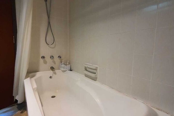 Room 476 of 650