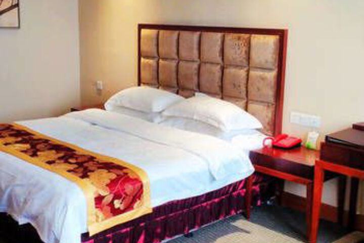 Room 8 of 19