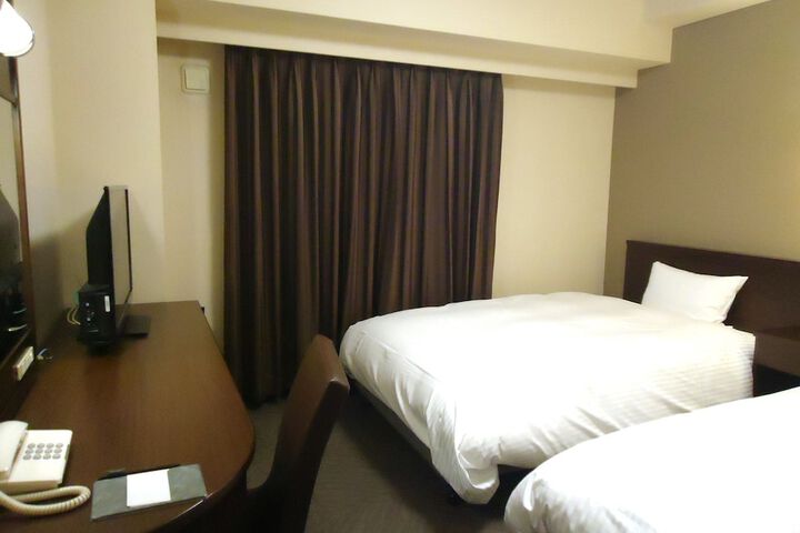 Room 5 of 25