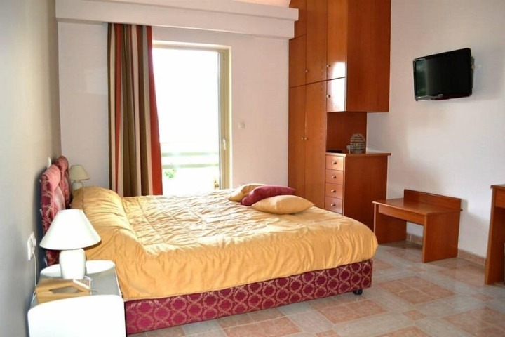 Room 5 of 60