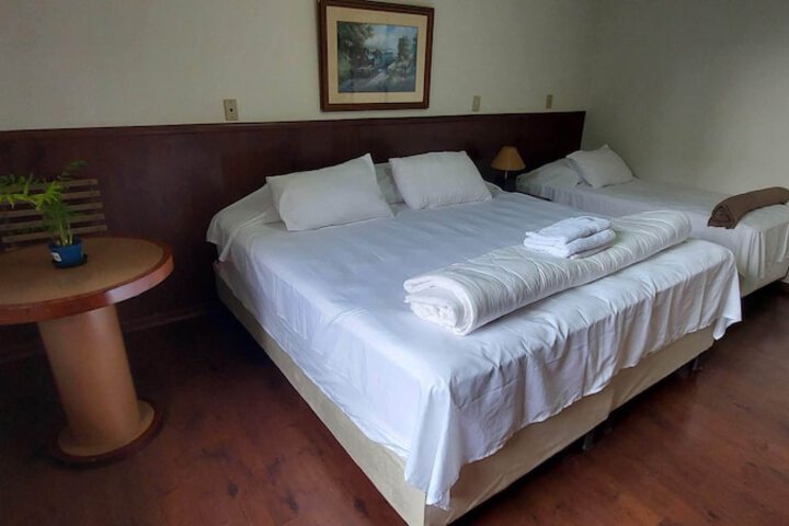 Room 13 of 19
