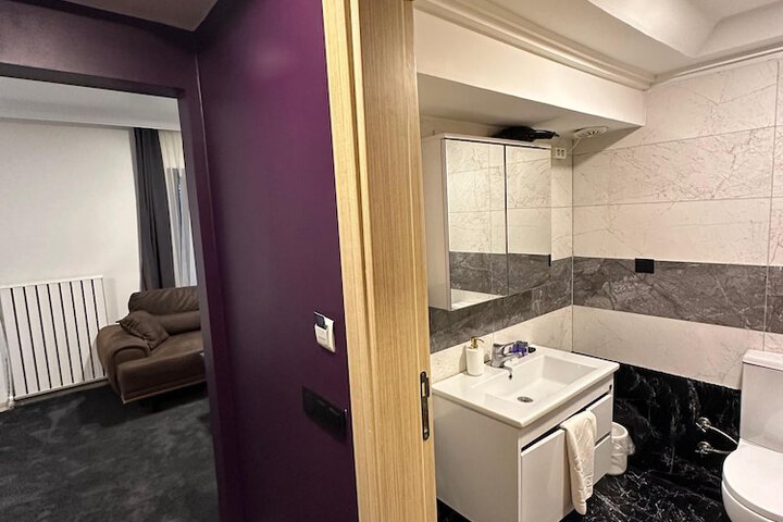 Room 84 of 104