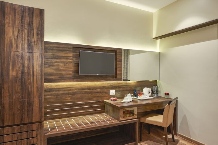 Room 9 of 27