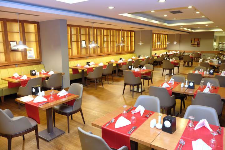 Dining 139 of 202