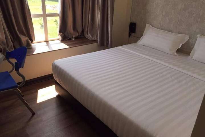 Room 7 of 14