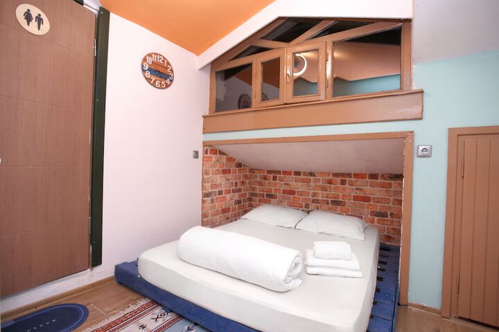 Room 10 of 39