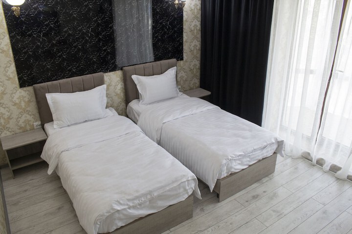 Room 32 of 33