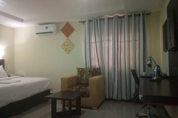 Room 12 of 38