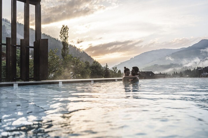 Hotel Pool