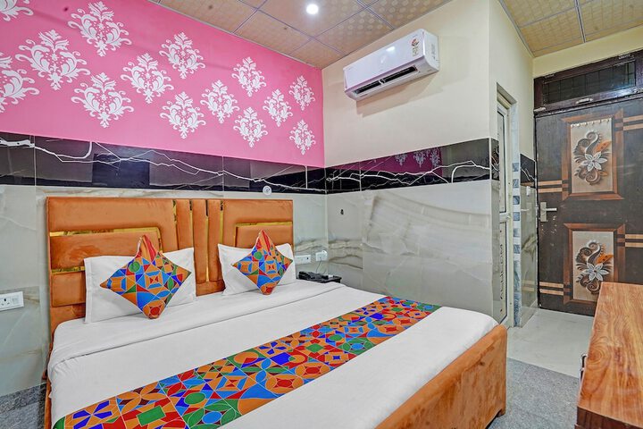 Room 9 of 21