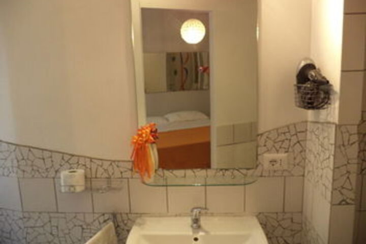 Room 4 of 14
