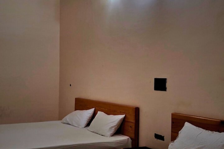 Room 5 of 63