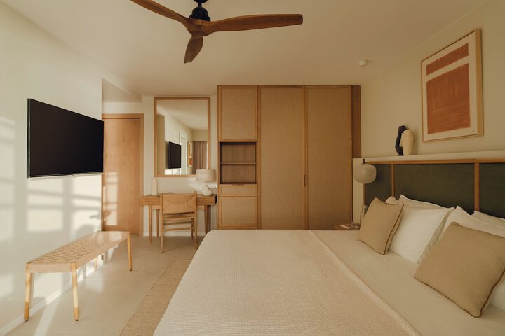 Room 10 of 74