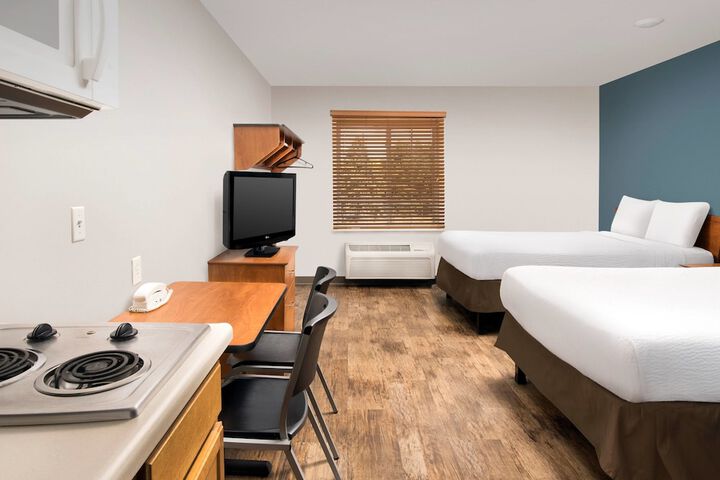 Standard Room, King or Two Doubles (8 of 16)