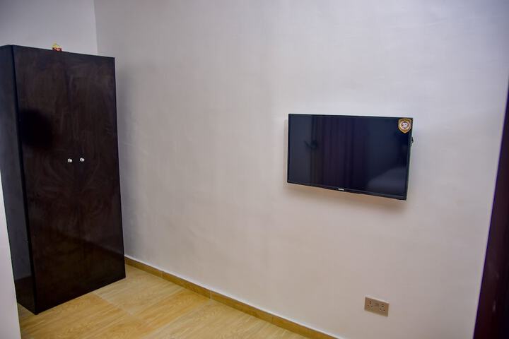 Room 9 of 38