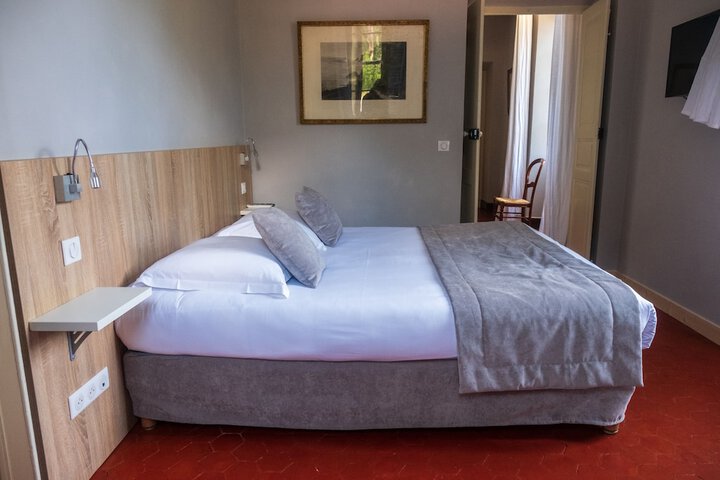 Room 15 of 77
