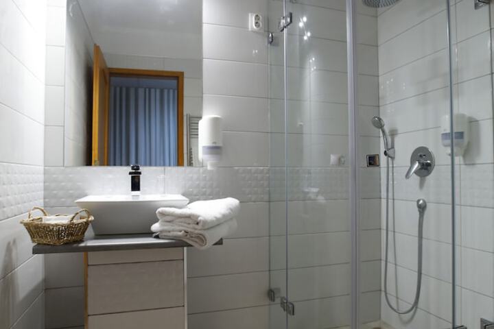 Room 42 of 71