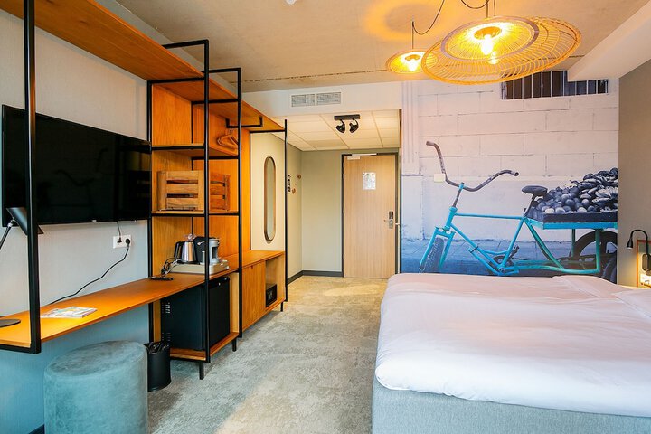 Room 28 of 110