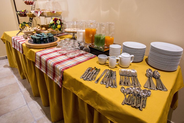 Dining 6 of 27