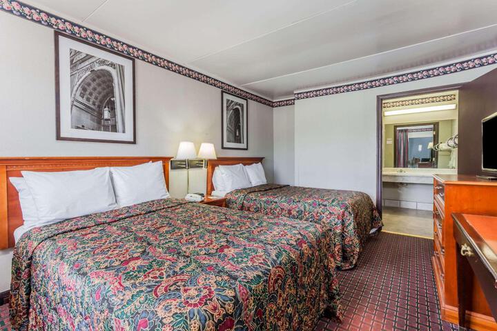 1 King Bed (1 of 5)