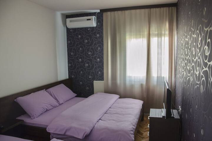 Room 11 of 21