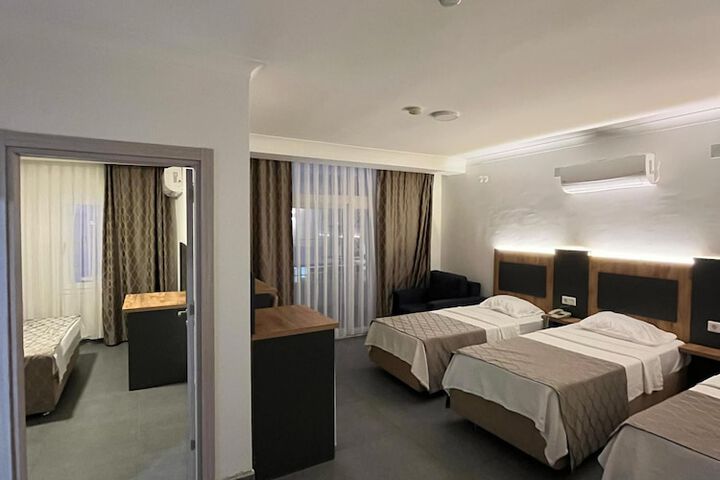 Room 2 of 70