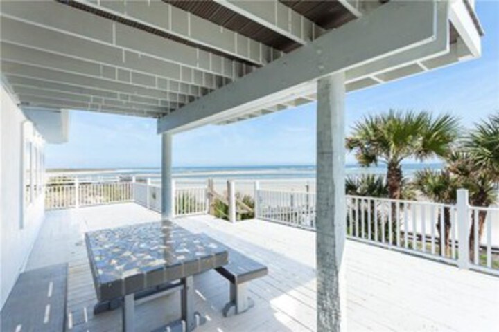 Exterior of Welcome Home 4 Br home by RedAwning