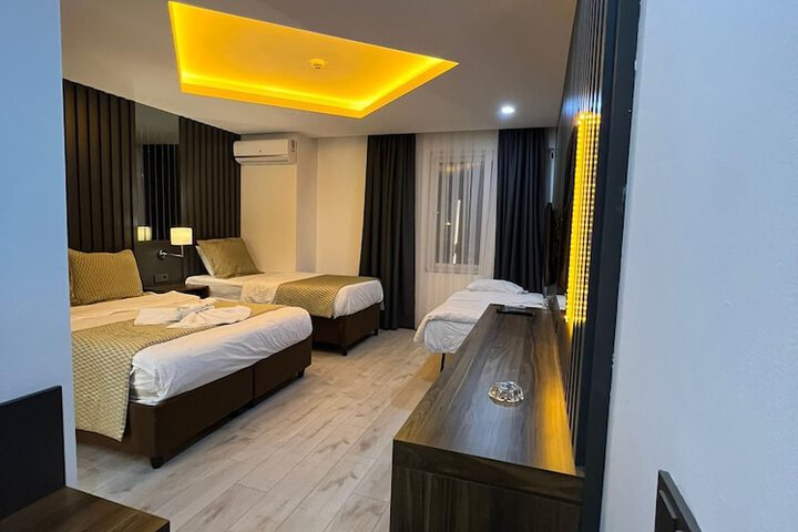 Room 13 of 65