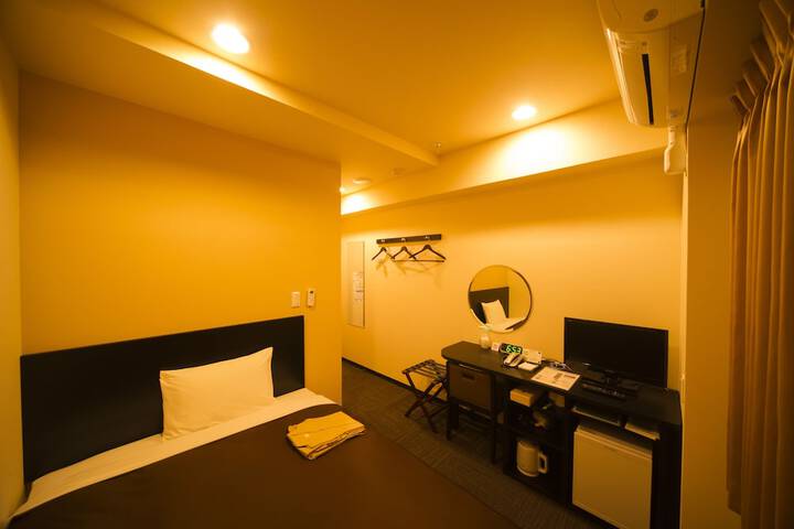 Room 17 of 46