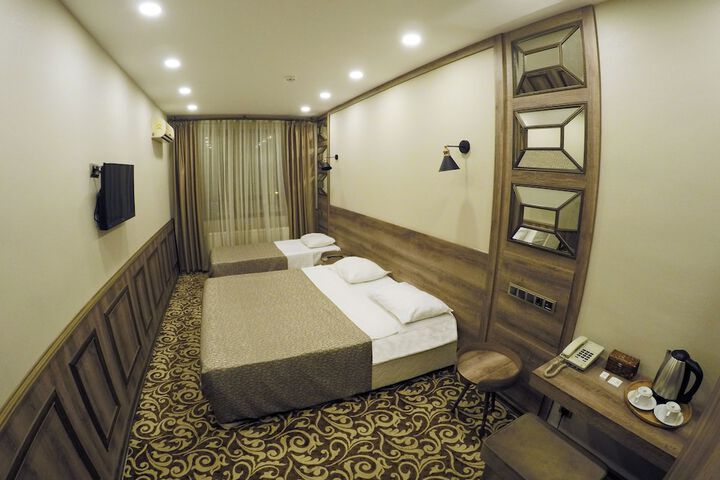 Room 8 of 32
