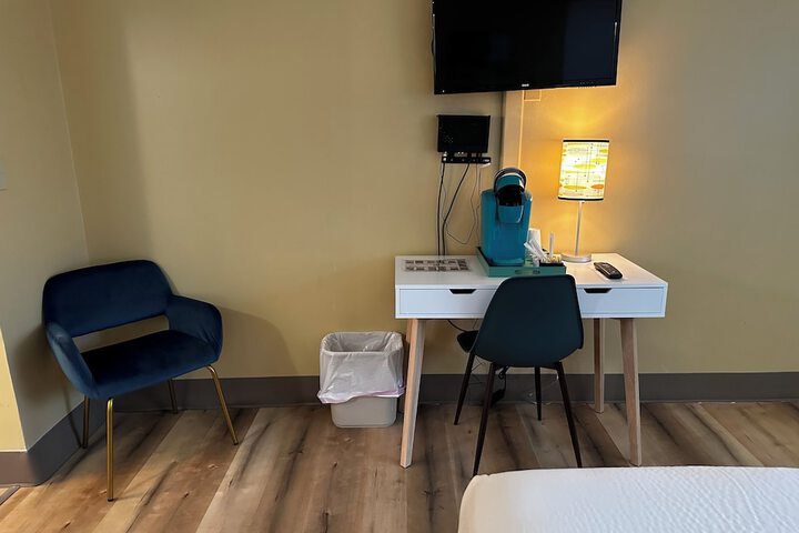 Room 12 of 65