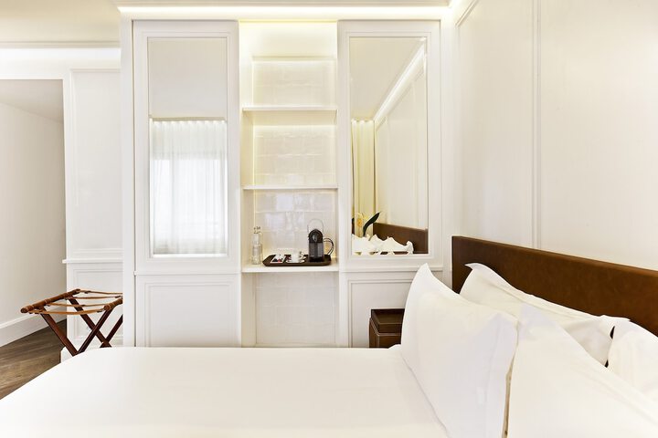 Room 12 of 49