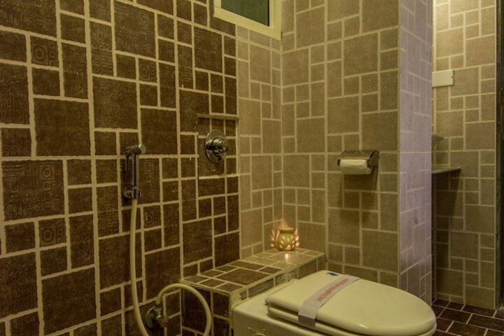 Room 30 of 37