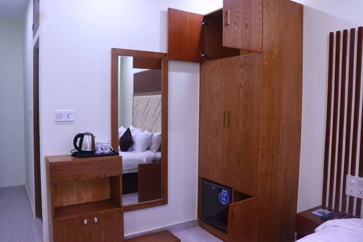 Room 19 of 32