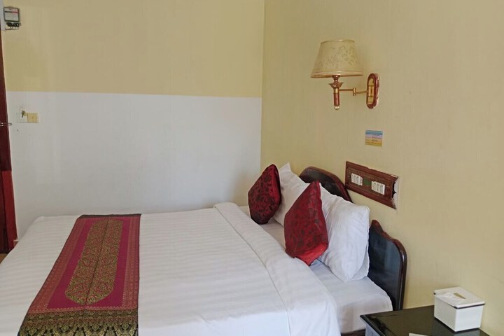 Room 4 of 27