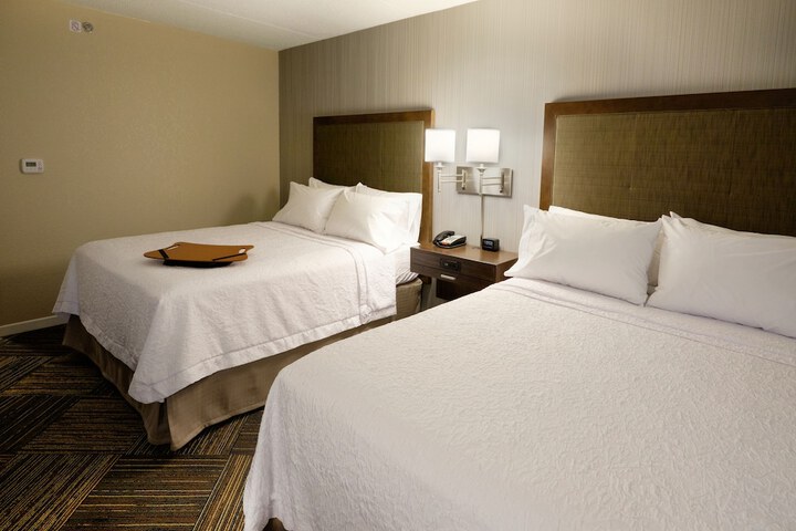 2 Queen Beds (4 of 18)