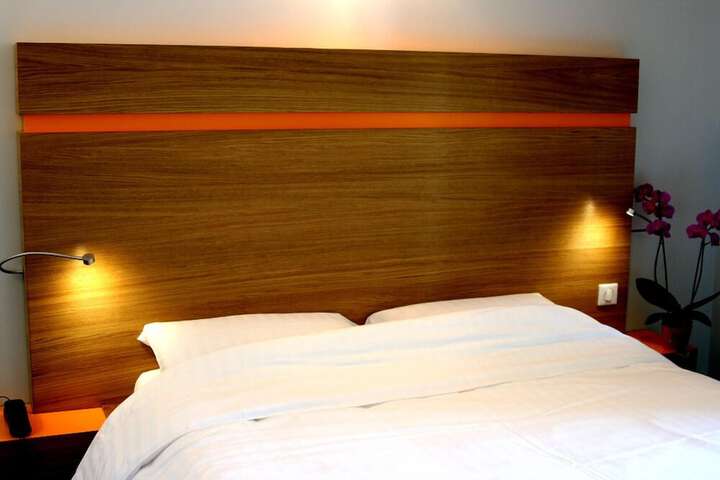 Room 10 of 38