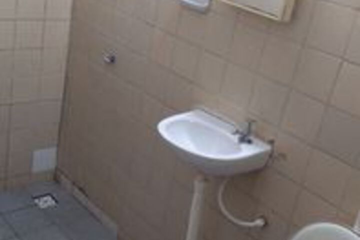 Room 25 of 189
