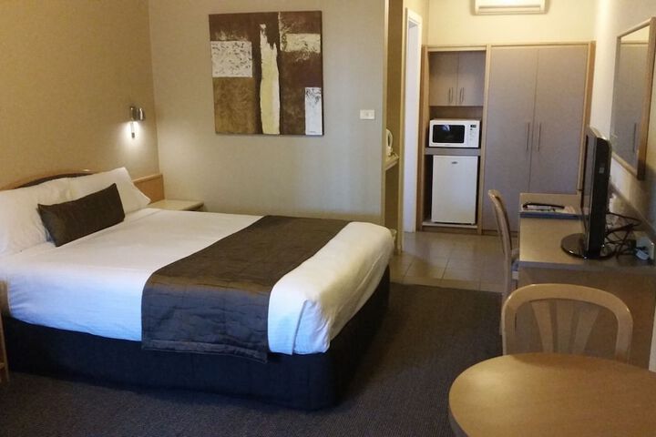 Room 3 of 41