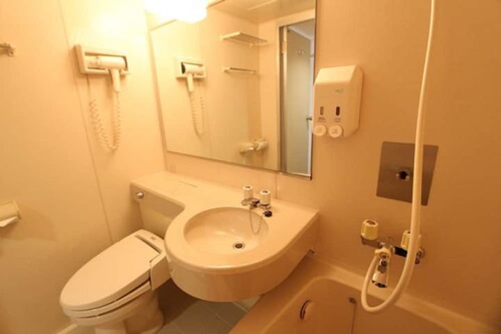 Room 16 of 26