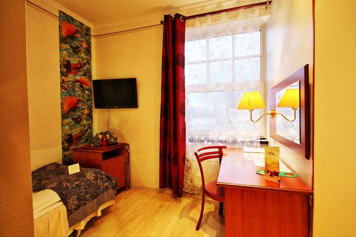 Room 19 of 66