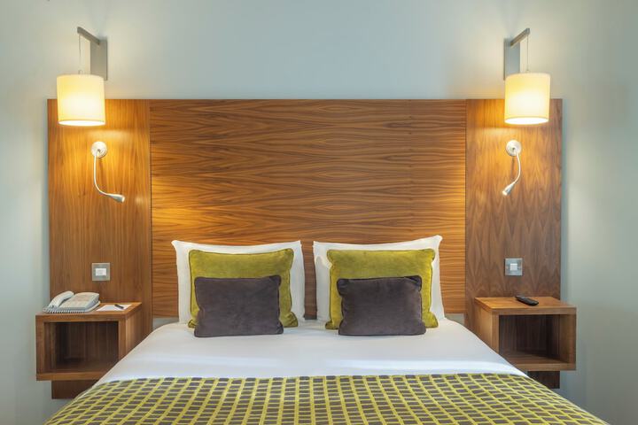 Room 44 of 86