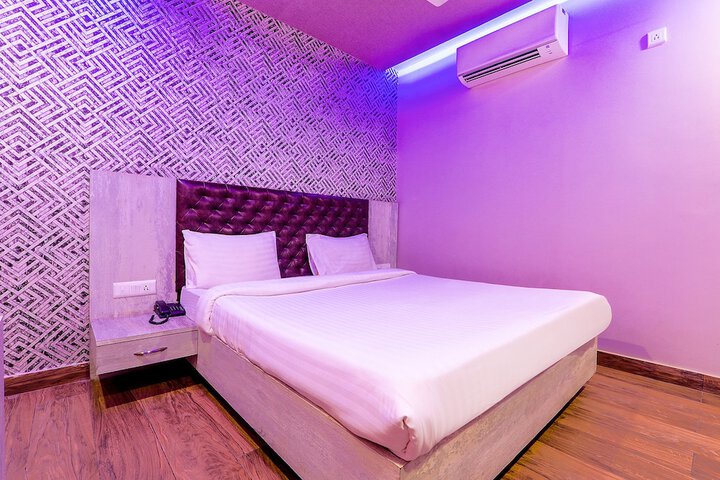 Room 11 of 29
