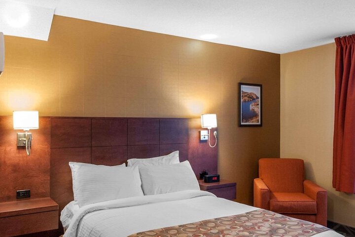 Room 25 of 42