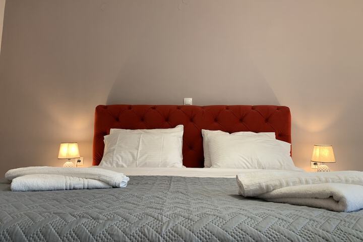 Room 3 of 45