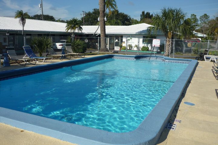 Pool 37 of 42