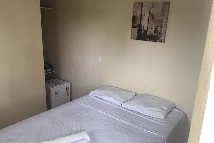 Room 6 of 28