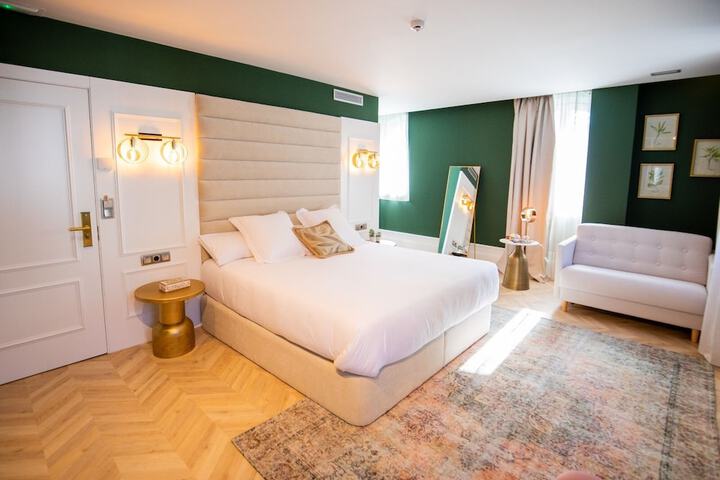Room 43 of 72