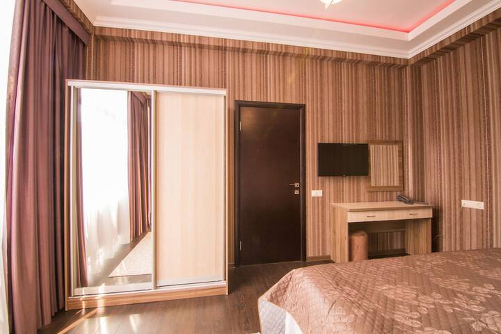 Room 13 of 67